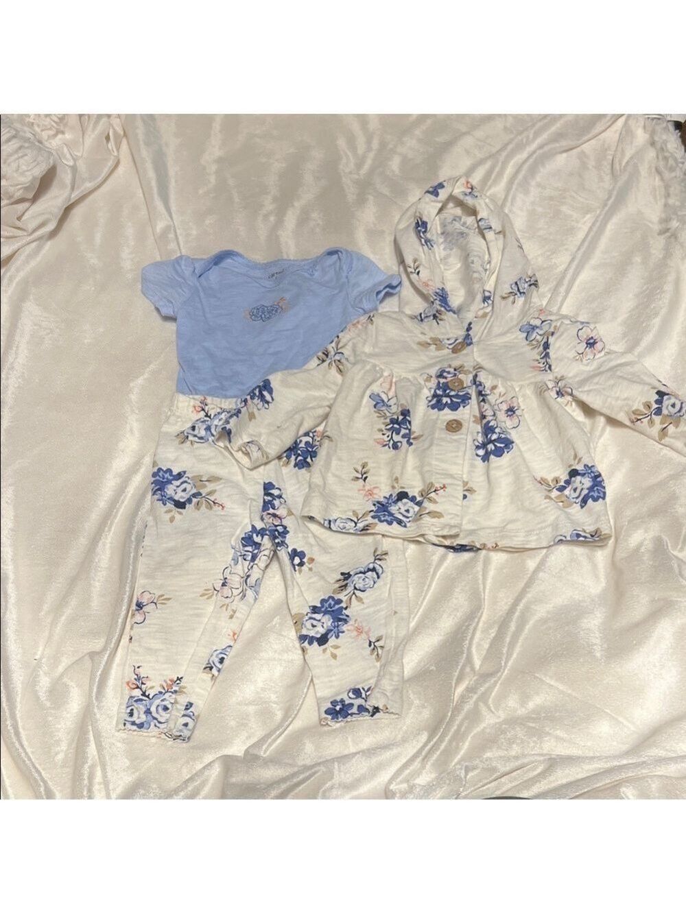 Carter’s 6 month Floral Blue and Cream Kids 3 Piece Set
